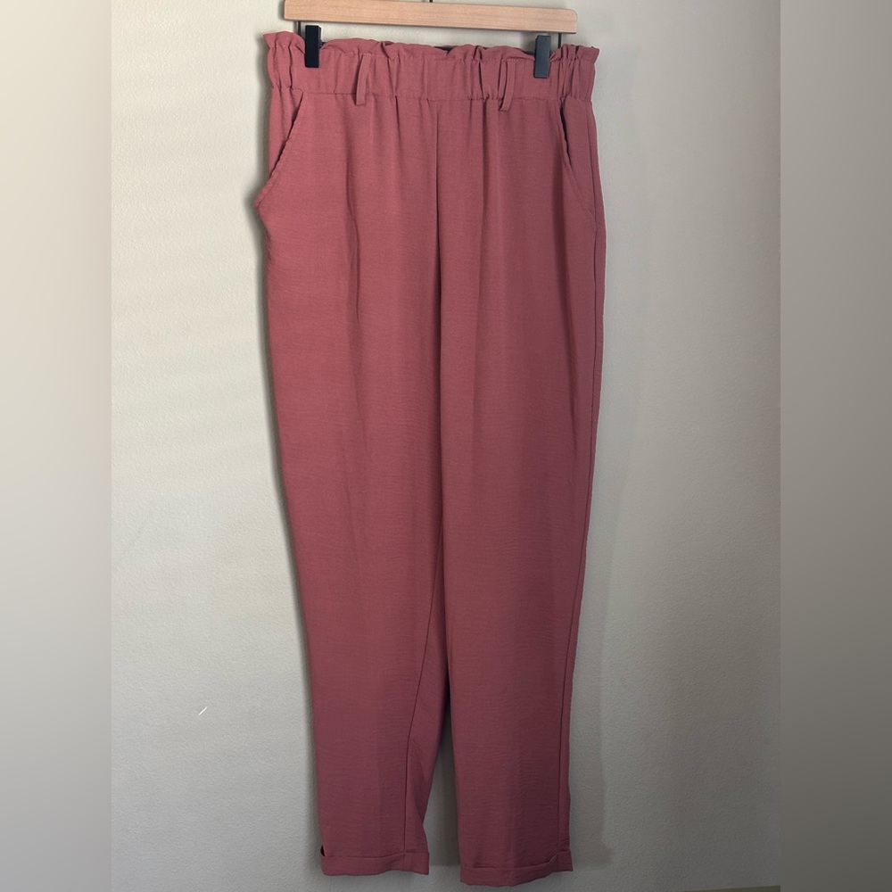 Women’s SO Clay Colored Paper Bag Waist Pants/Casual/Comfy – Size Large